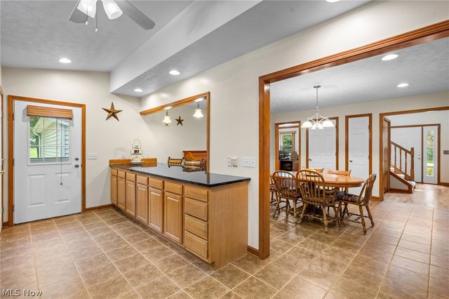 8572 Lake In The Woods Trail, Chagrin Falls, OH 44023