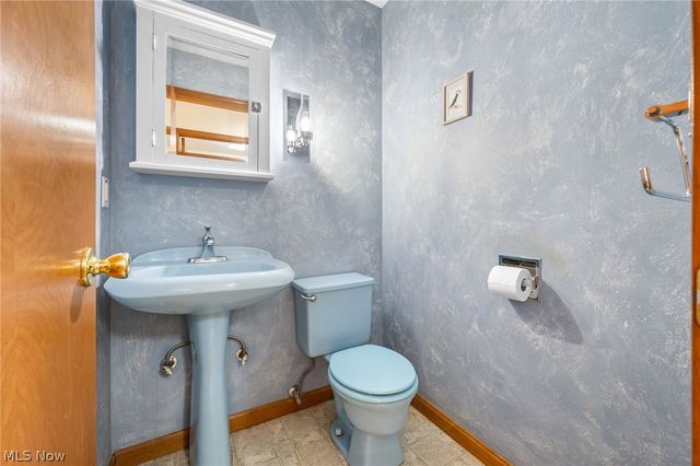 8572 Lake In The Woods Trail, Chagrin Falls, OH 44023