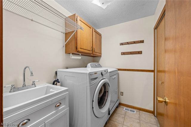 8572 Lake In The Woods Trail, Chagrin Falls, OH 44023