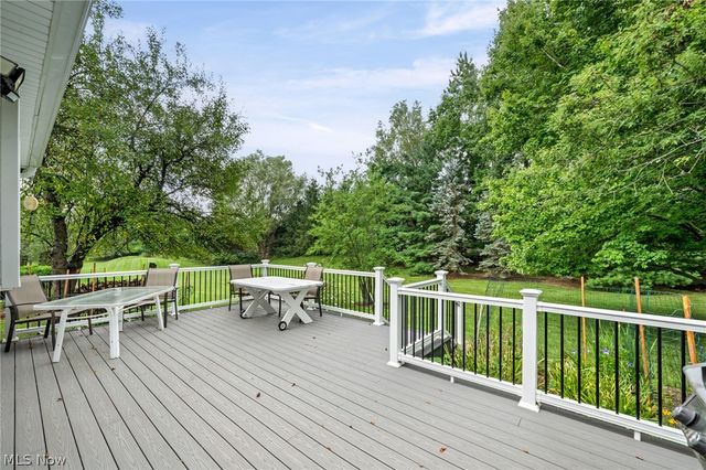 8572 Lake In The Woods Trail, Chagrin Falls, OH 44023