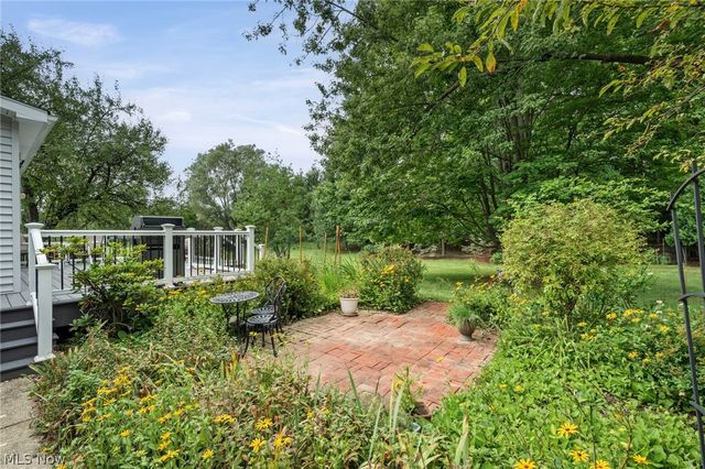 8572 Lake In The Woods Trail, Chagrin Falls, OH 44023