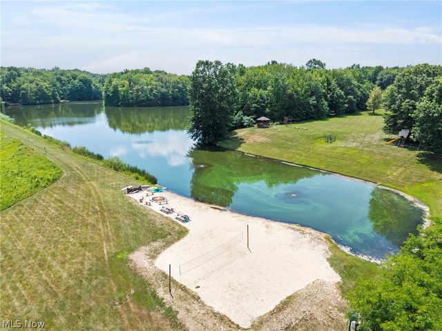 8572 Lake In The Woods Trail, Chagrin Falls, OH 44023