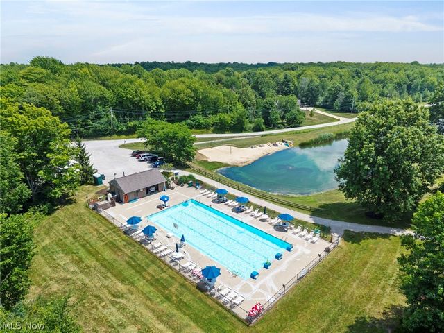 8572 Lake In The Woods Trail, Chagrin Falls, OH 44023