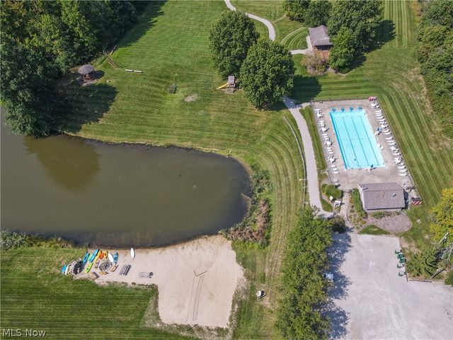 8572 Lake In The Woods Trail, Chagrin Falls, OH 44023