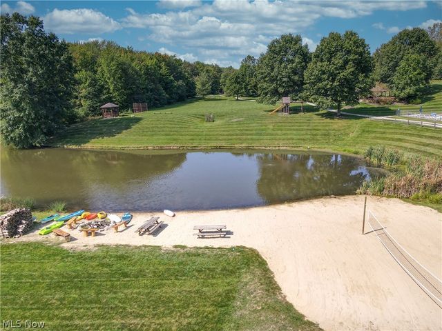 8572 Lake In The Woods Trail, Chagrin Falls, OH 44023