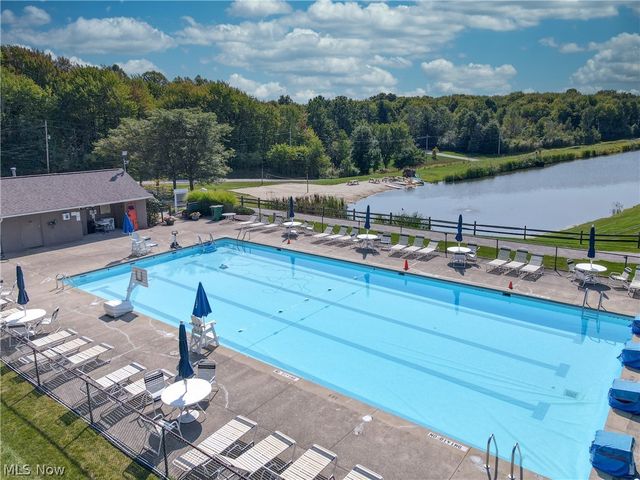 8572 Lake In The Woods Trail, Chagrin Falls, OH 44023