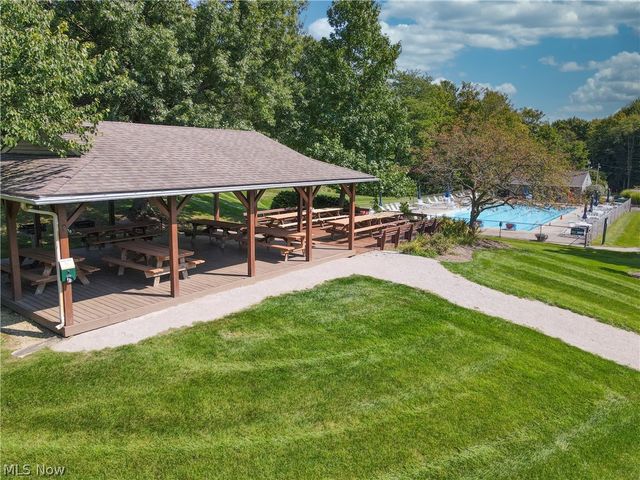 8572 Lake In The Woods Trail, Chagrin Falls, OH 44023