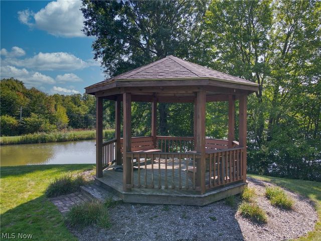 8572 Lake In The Woods Trail, Chagrin Falls, OH 44023