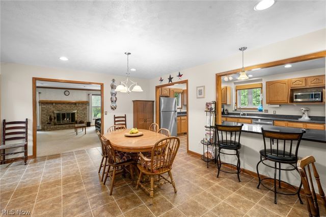8572 Lake In The Woods Trail, Chagrin Falls, OH 44023