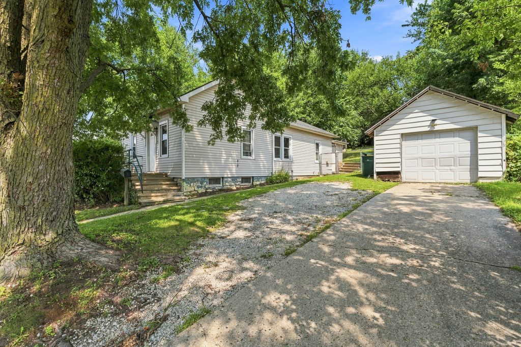 1720 S State Street, Lockport, IL 60441