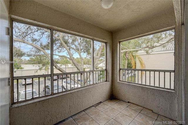 2850 N Oakland Forest Dr 202, Oakland Park, FL 33309