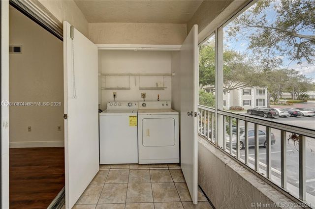 2850 N Oakland Forest Dr 202, Oakland Park, FL 33309