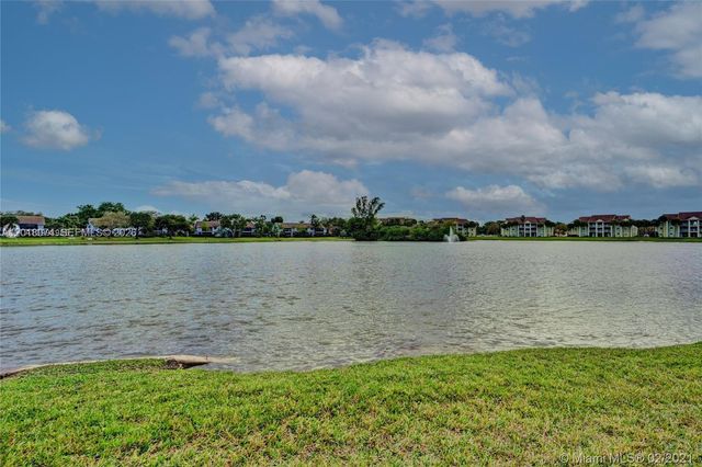 2850 N Oakland Forest Dr 202, Oakland Park, FL 33309