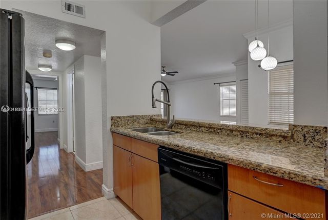 2850 N Oakland Forest Dr 202, Oakland Park, FL 33309