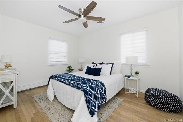 230 Sequams Lane Center, West Islip, NY 11795