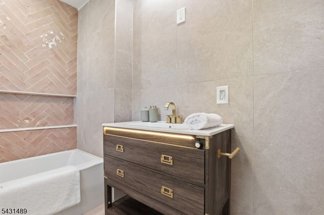 1439 Compton Ter, Hillside Twp., NJ 07205