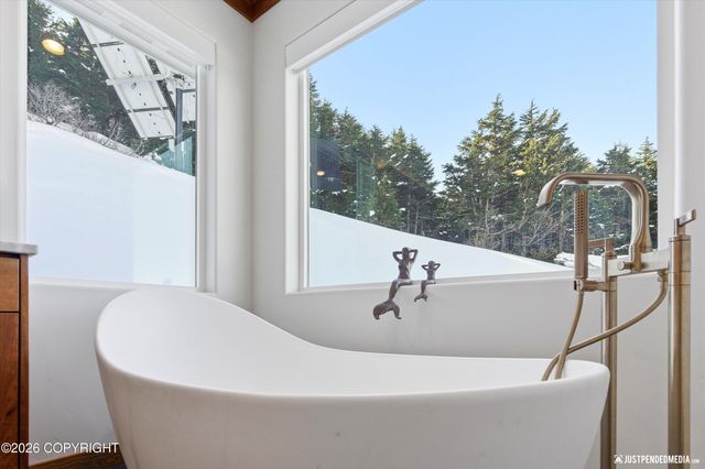 7990 Paine Road, Anchorage, AK 99516