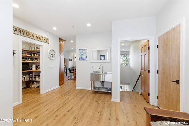 7990 Paine Road, Anchorage, AK 99516