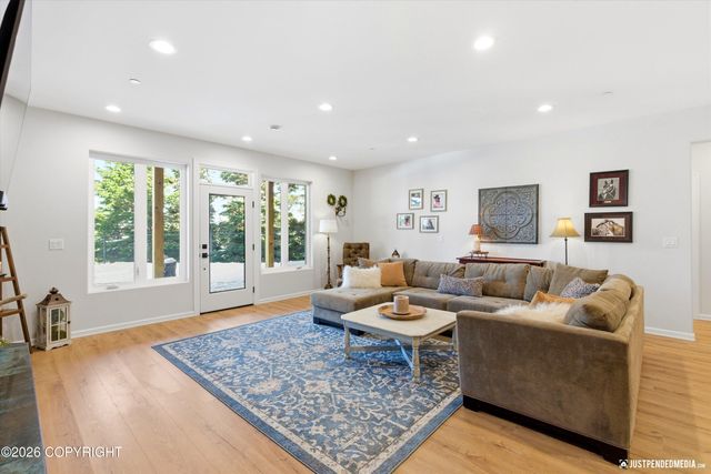 7990 Paine Road, Anchorage, AK 99516