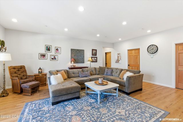 7990 Paine Road, Anchorage, AK 99516