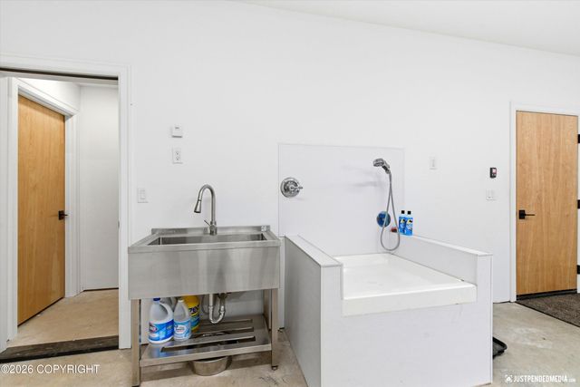 7990 Paine Road, Anchorage, AK 99516