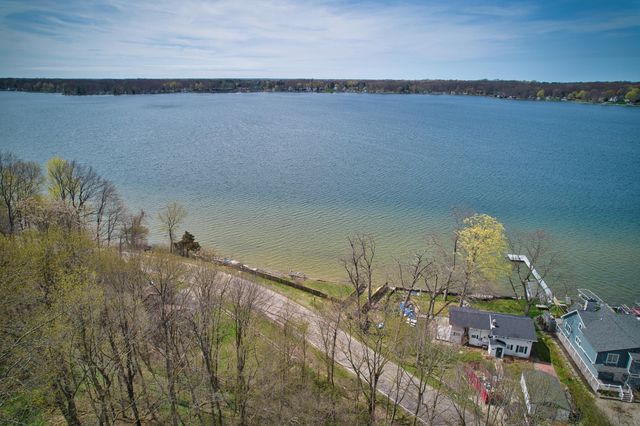 54879 Indian Lake, Dowagiac, MI 49047