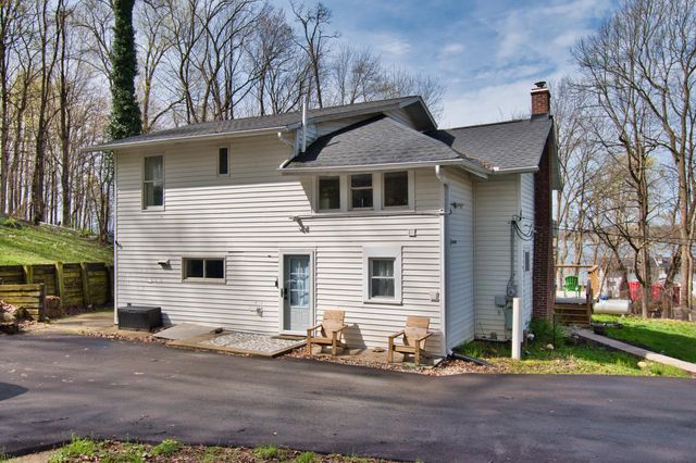 54879 Indian Lake, Dowagiac, MI 49047