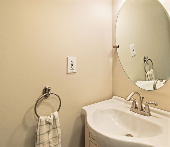356-358 Main St 12, Boston, MA 02129