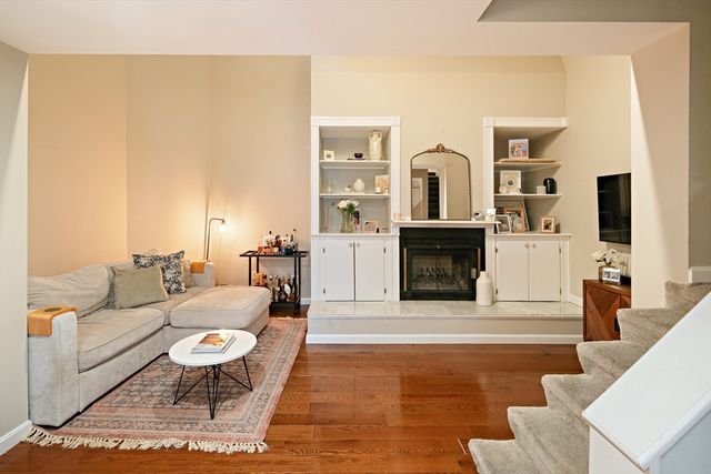 356-358 Main St 12, Boston, MA 02129