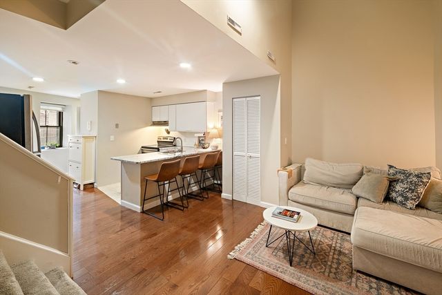 356-358 Main St 12, Boston, MA 02129