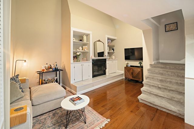 356-358 Main St 12, Boston, MA 02129