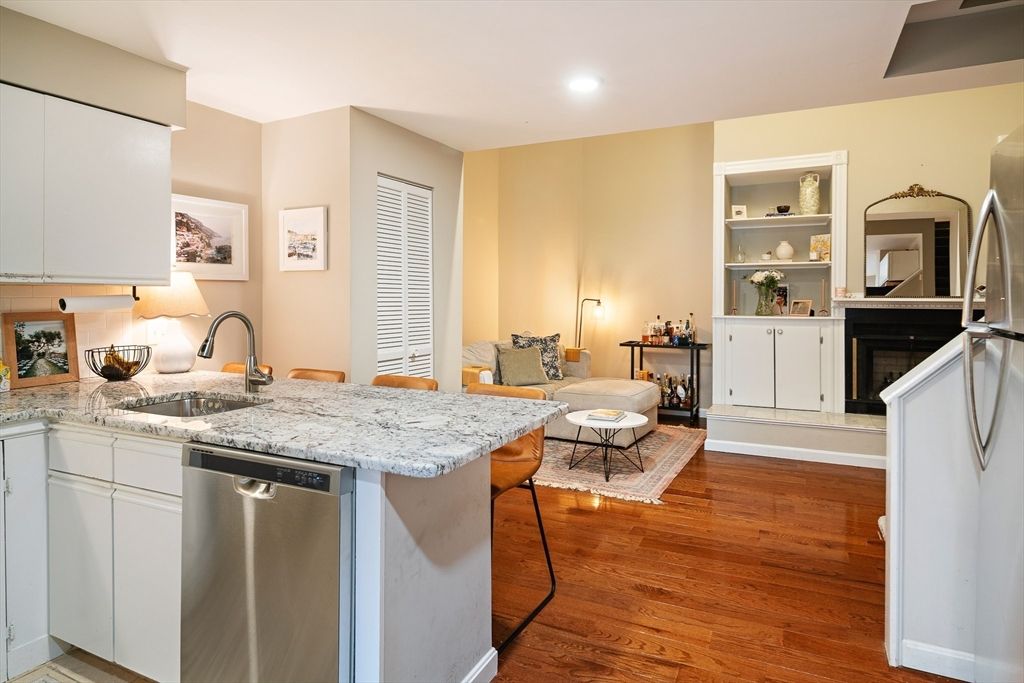 356-358 Main St 12, Boston, MA 02129