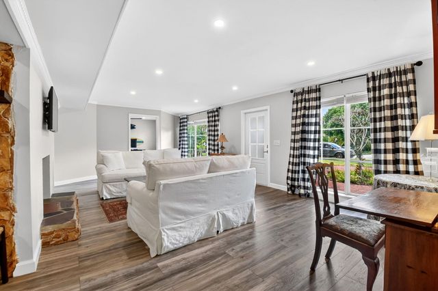 2842 SW 4th Street, Boynton Beach, FL 33435