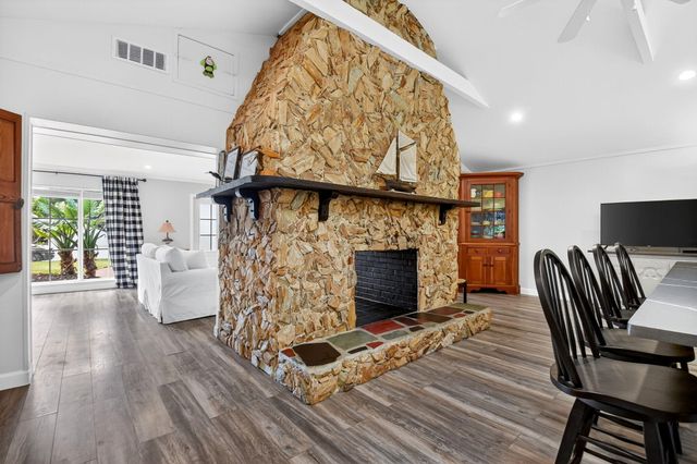 2842 SW 4th Street, Boynton Beach, FL 33435