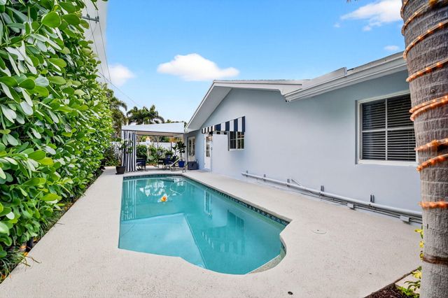 2842 SW 4th Street, Boynton Beach, FL 33435