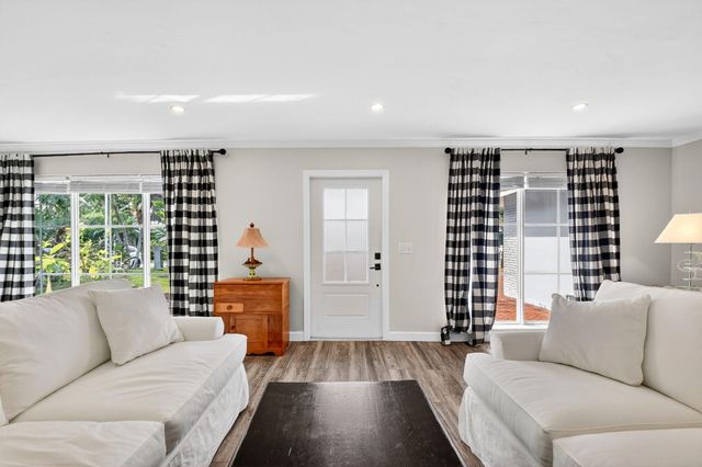 2842 SW 4th Street, Boynton Beach, FL 33435