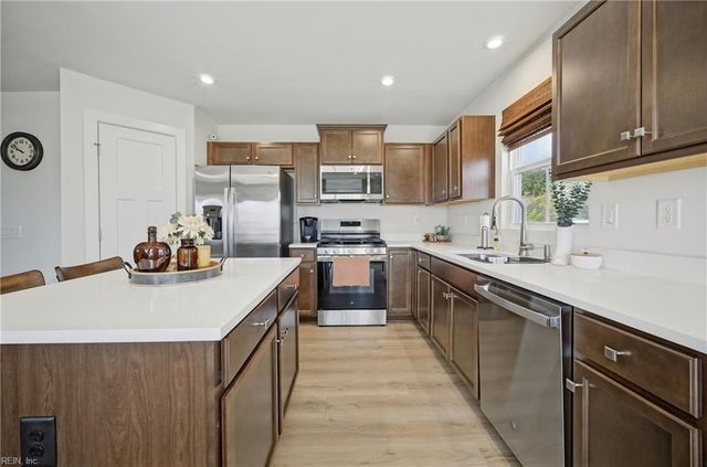 101 Tuscorora LN, Moyock, NC 27958