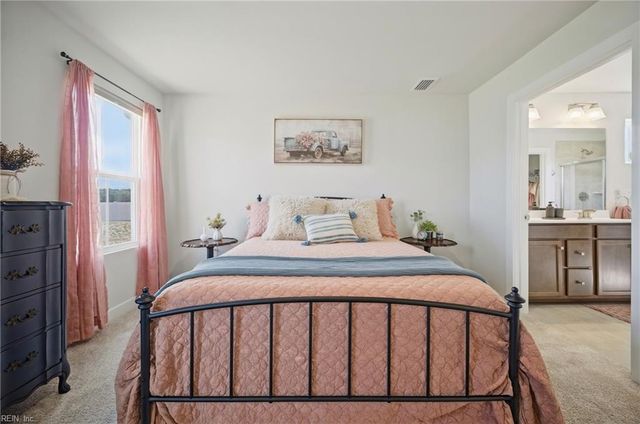 101 Tuscorora LN, Moyock, NC 27958