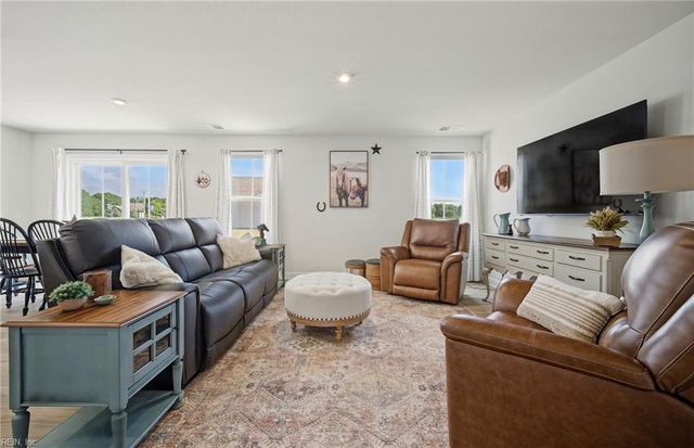 101 Tuscorora LN, Moyock, NC 27958