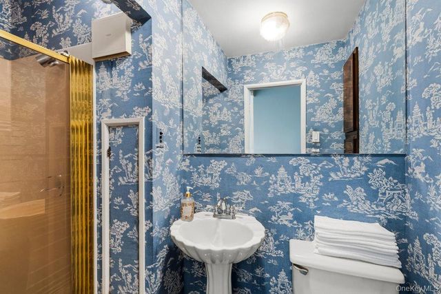 149 Princeton Street, Roslyn Heights, NY 11577