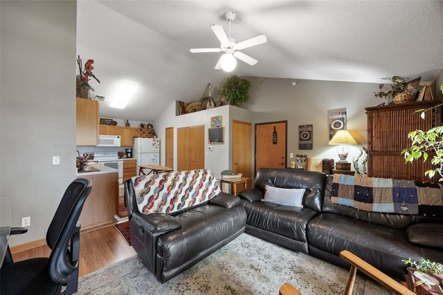 1020 240th Street 8, North Liberty, IA 52317