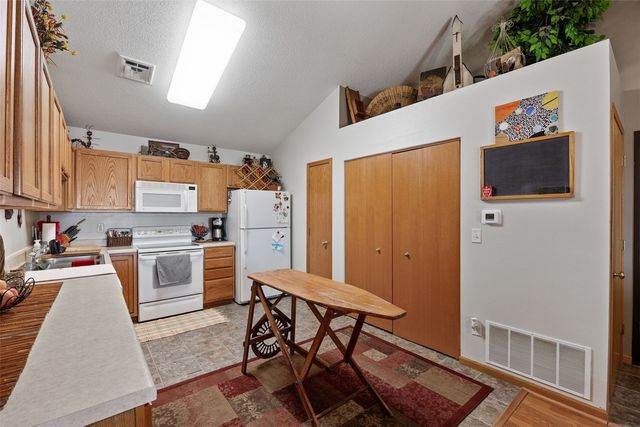 1020 240th Street 8, North Liberty, IA 52317