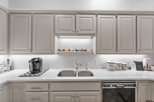 406 Brighton Court, Tyler, TX 75701