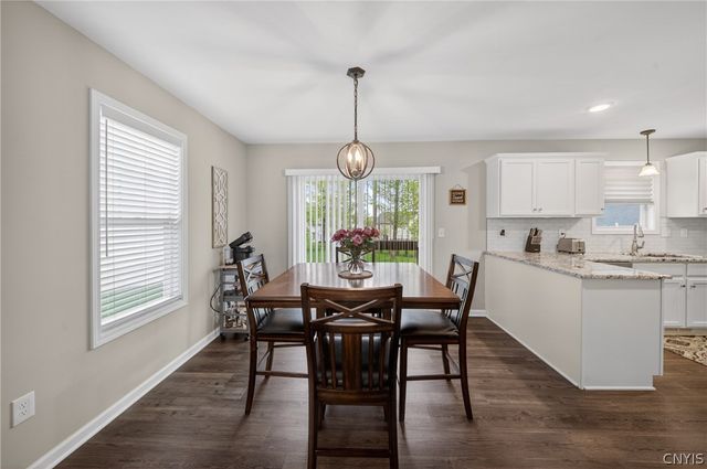 8200 Venetian Drive, Lysander, NY 13027