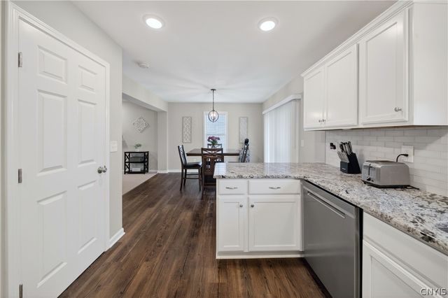 8200 Venetian Drive, Lysander, NY 13027
