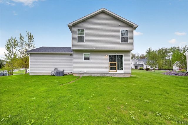8200 Venetian Drive, Lysander, NY 13027