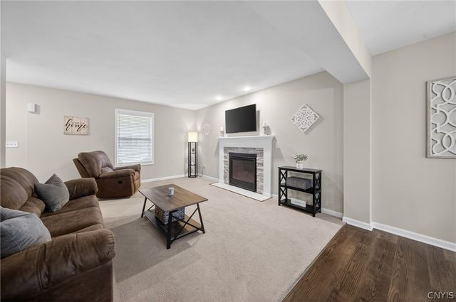8200 Venetian Drive, Lysander, NY 13027