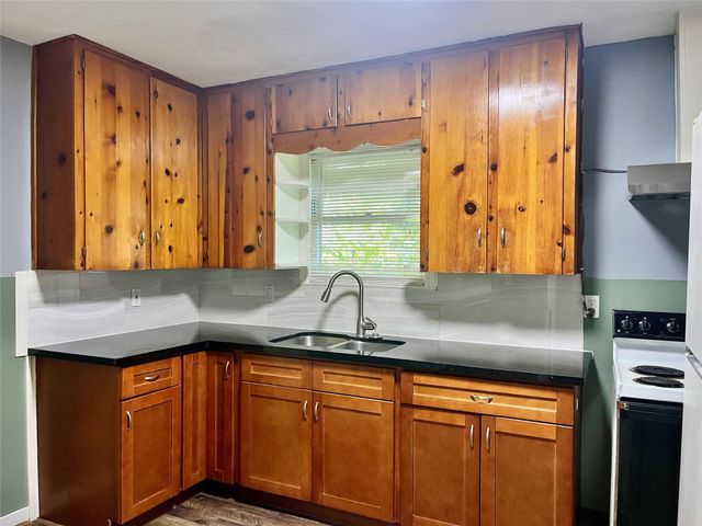 2922 Robinson Boulevard, Texas City, TX 77590