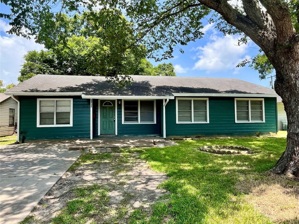 2922 Robinson Boulevard, Texas City, TX 77590
