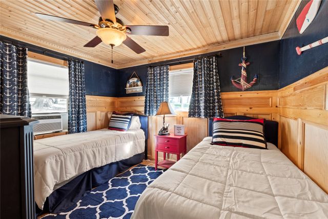 230 Bushwhacker Drive, Mabank, TX 75156